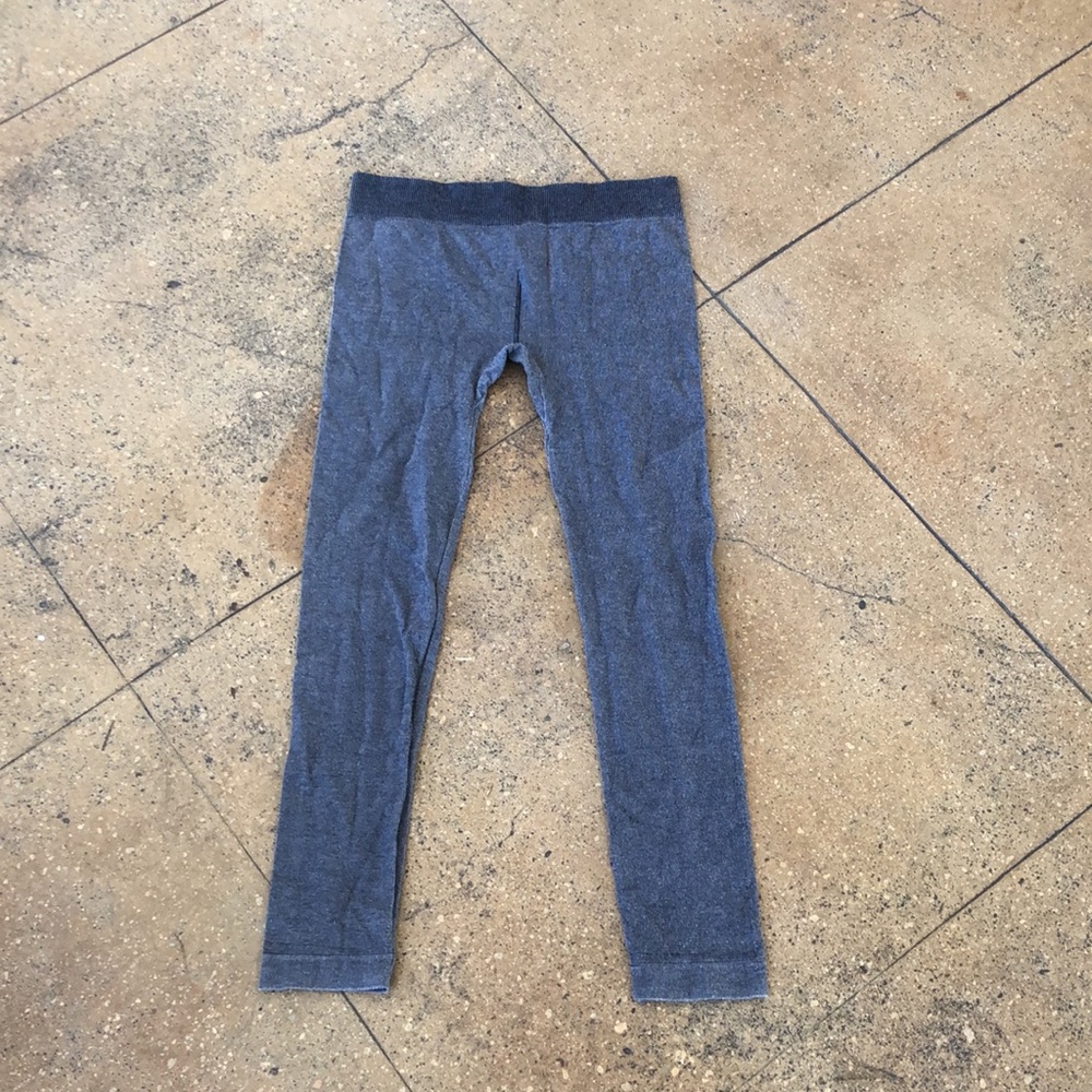 UO yoga leggings in acid gray